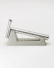 HENSON RAZOR STAND